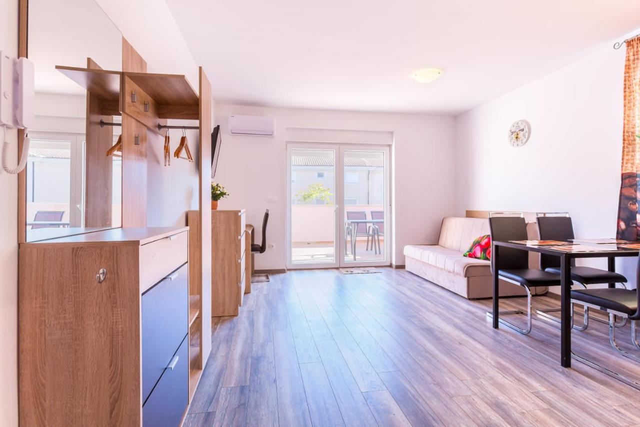 Irina Apartment เมดูลิน ภายนอก รูปภาพ