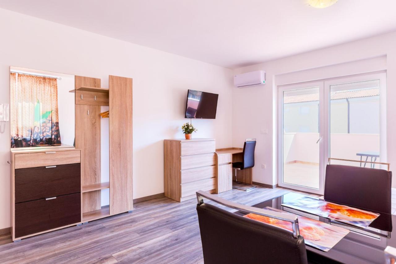 Irina Apartment เมดูลิน ภายนอก รูปภาพ